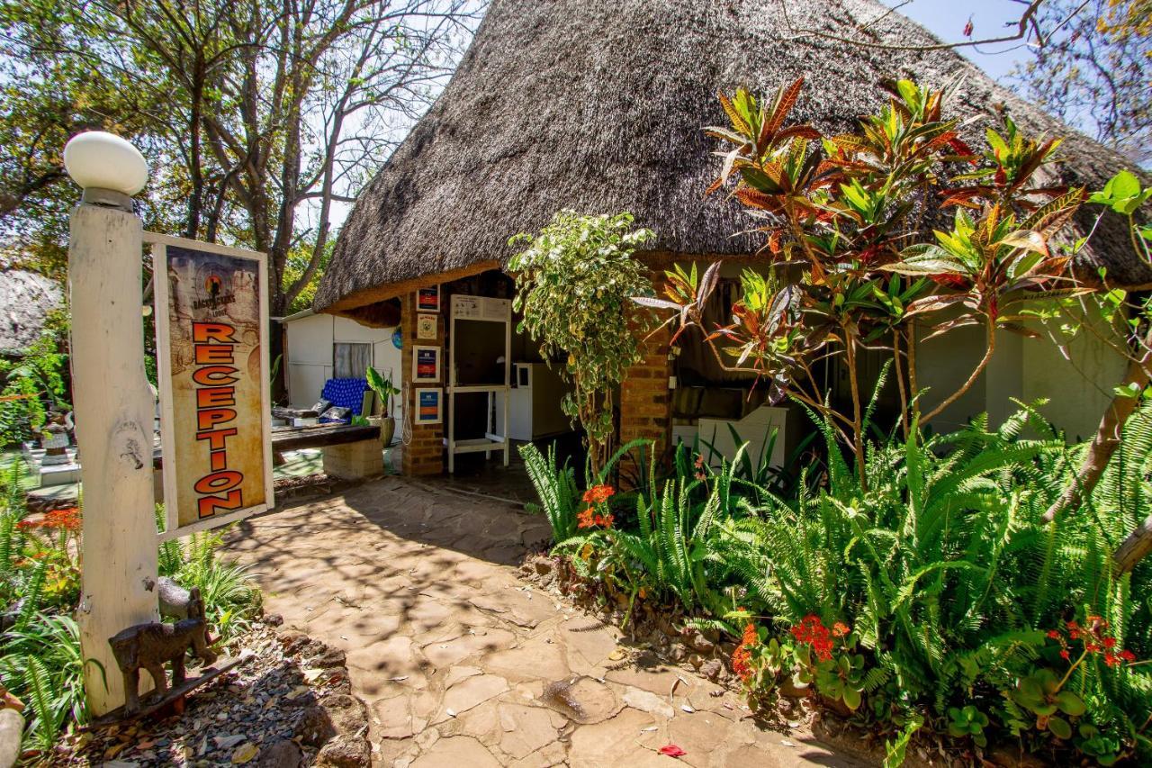 Backpackers * Victoria Falls